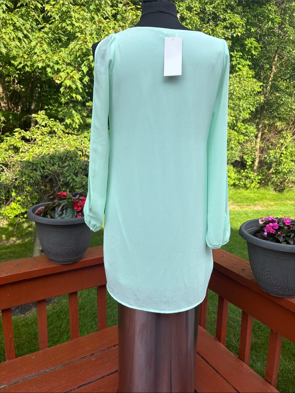Tobi light green blouse - Picture 3 of 10